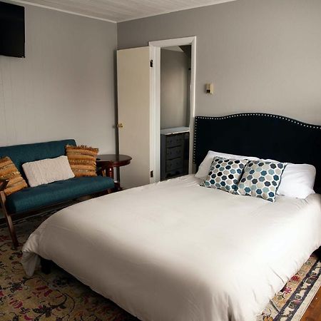 Charming French Studio Apartment Laramie Eksteriør bilde